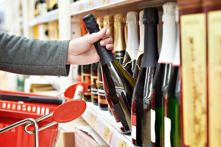 (Torna la voglia di vino nei supermercati In 2 mesi, vendite in crescita dell’1,7%) (Torna la voglia di vino nei supermercati In 2 mesi, vendite in crescita dell’1,7%)