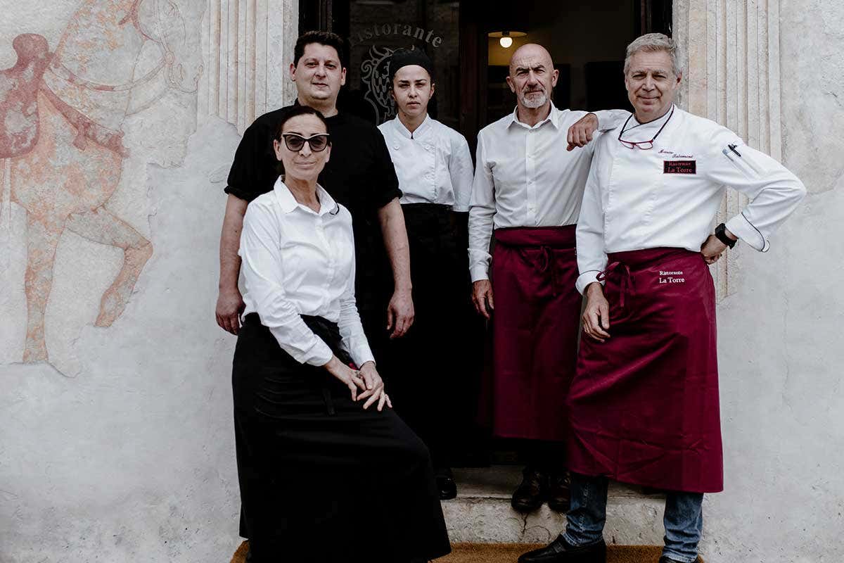 Marco Talamini e lo staff de La Torre di Spilimbergo