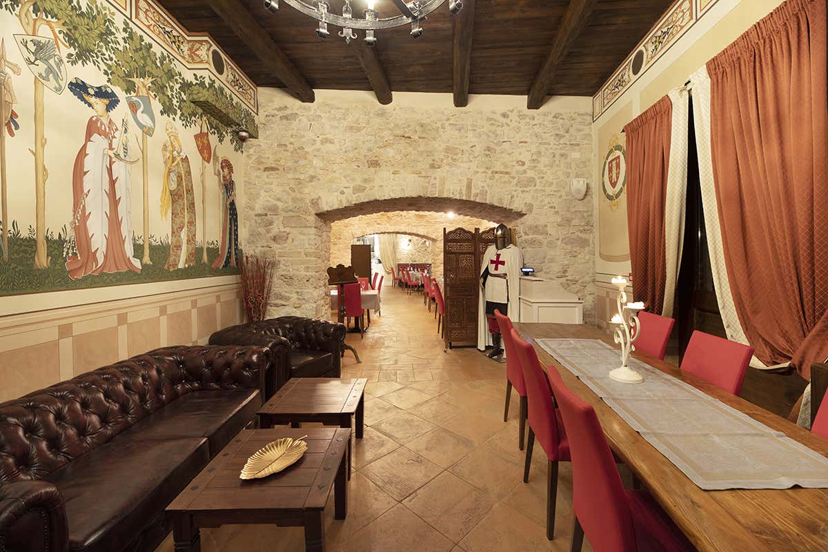 Il ristorante Torre del Nera a Scheggino, più che un albergo, un piccolo borgo umbro