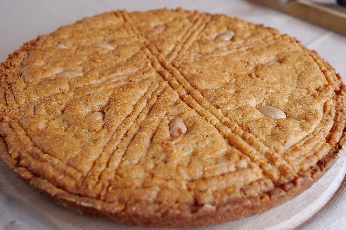 La tipica torta di mandorle Assaporare l&rsquo;Oltrep&ograve; Pavese