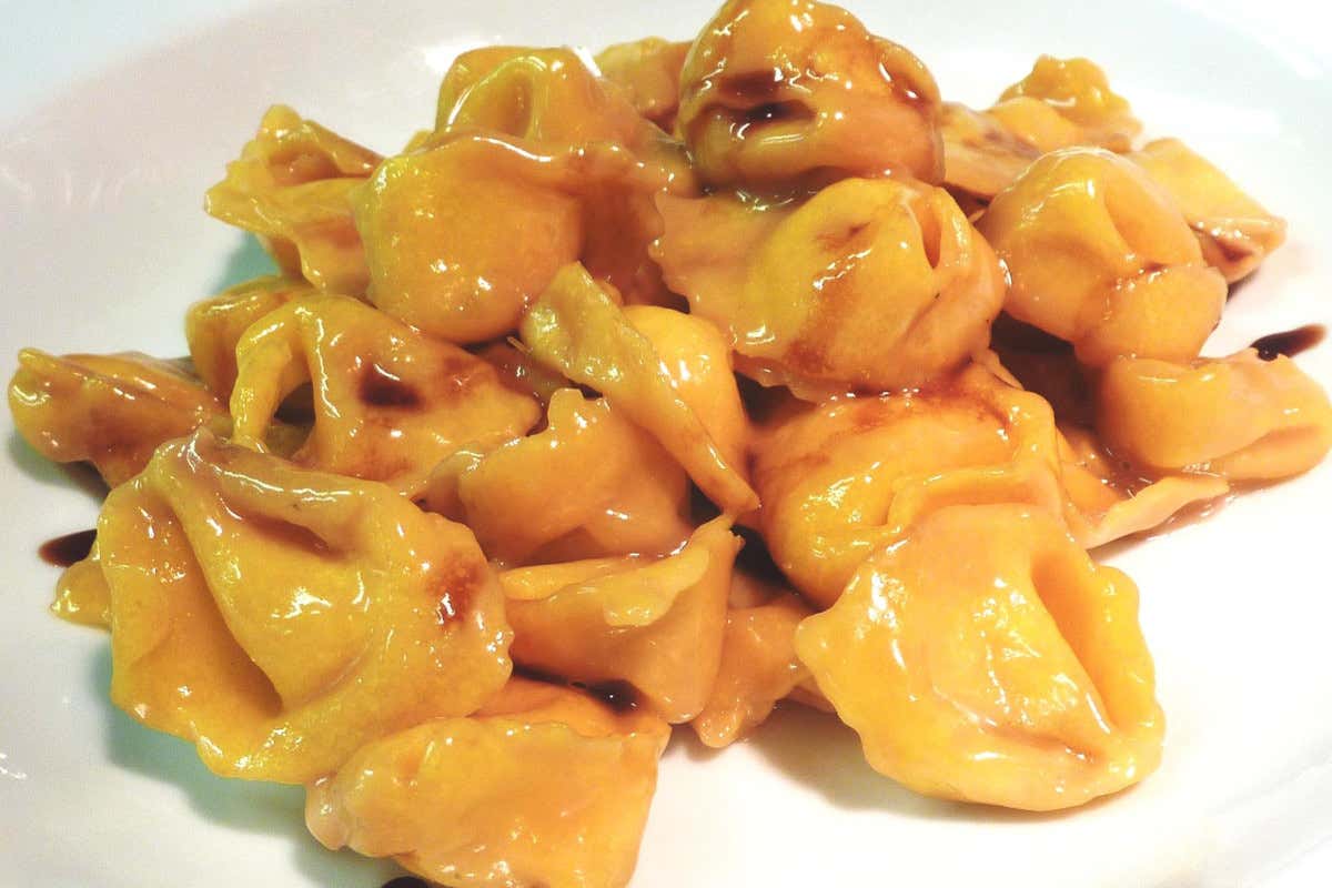Tortelli, crema di parmigiano e Aceto Balsamico Tradizionale di Modena DOP