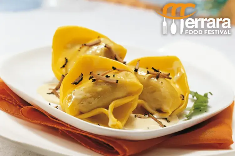 Tortelloni giganti, ricotta e spinaci con fonduta di Castelmagno e tartufo estivo