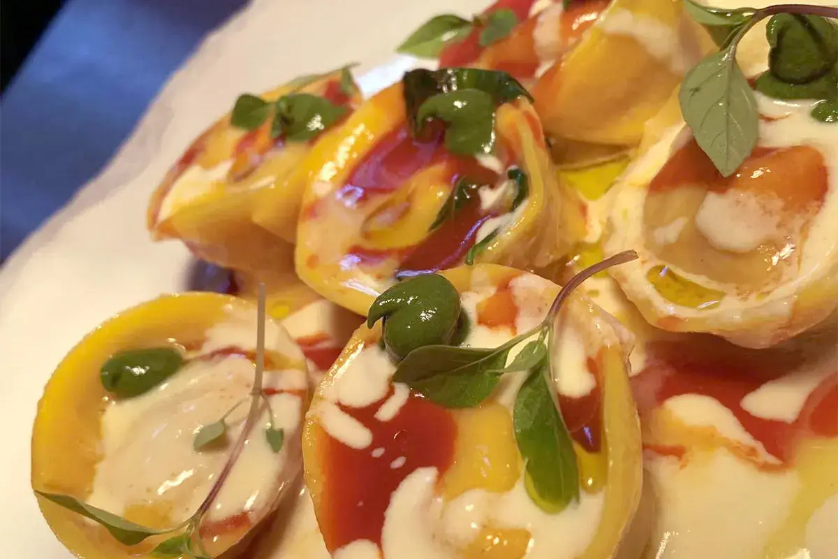 Tortellone di rag&ugrave; napoletano,&nbsp; pesto di basilico e limone&nbsp; Tortellone di rag&ugrave; napoletano, pesto di basilico e limone