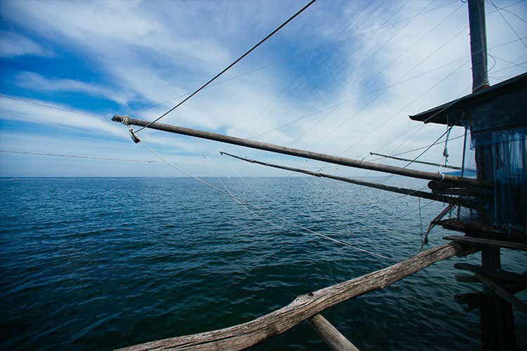 Trabucco - A spasso per l’Italia Abruzzo, mare e montagna a tavola Trabucco - A spasso per l’Italia Abruzzo, mare e montagna a tavola