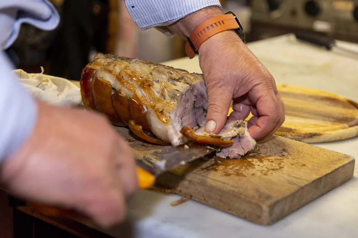 La carne è stata una delle portate protagoniste del Trattoria Versilia Festival 2022 Trattoria Versilia festival 2022 festa a base di carne e di pesce