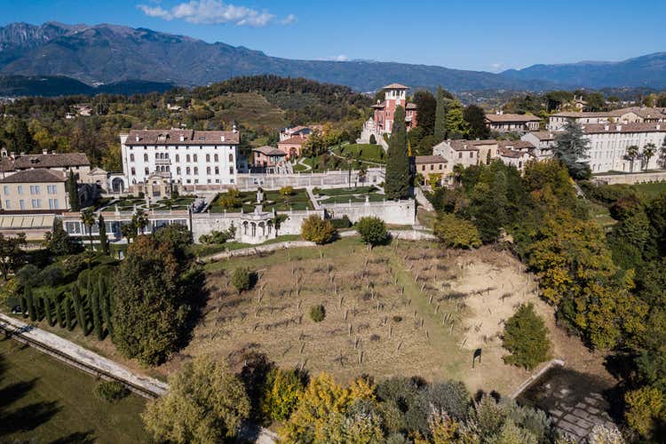 (Tre nuove etichette per Serenitatis Linea top di Montelvini)