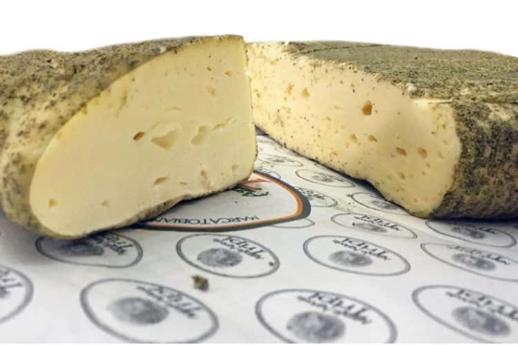 Il Tre latti - Il Tre Latti della famiglia Tripi Formaggio tradizionale da spalmare Il Tre latti - Il Tre Latti della famiglia Tripi Formaggio tradizionale da spalmare