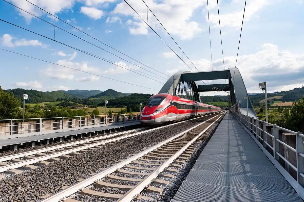 Dopo Pasqua arrivano le Frecce Covid-free Treni Covid-free fra Roma e Milano Da aprile due corse al giorno