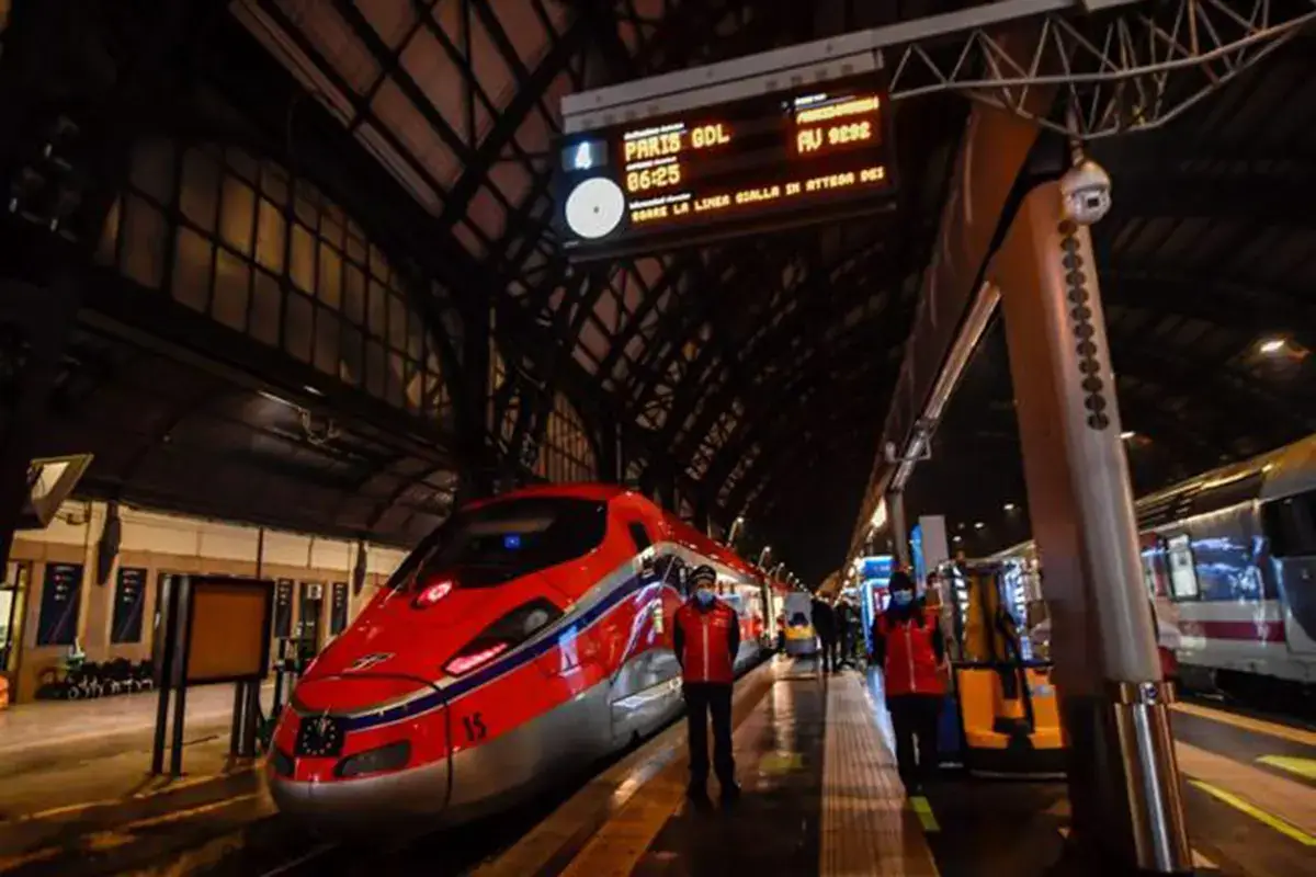 La partenza da Milano (Corriere.it) Milano-Parigi sul Frecciarossa1000:via alle prime corse