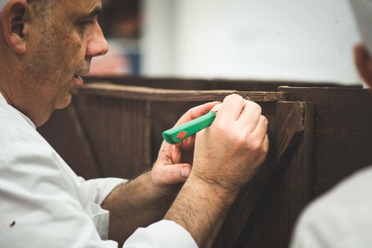 Il treno di cioccolato da Guinness prende forma: le foto in anteprima