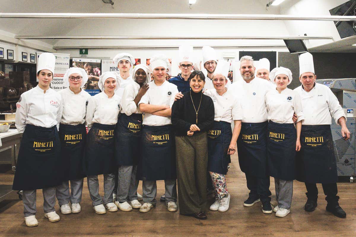 Il treno di cioccolato da Guinness prende forma: le foto in anteprima