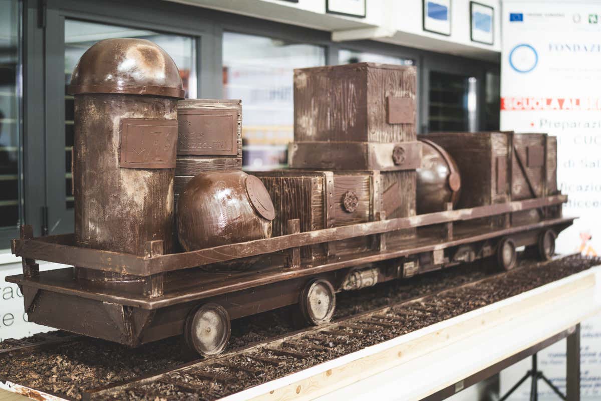 Pronto il treno di cioccolato delle Olimpiadi di Milano-Cortina: 55 metri verso il Guinness