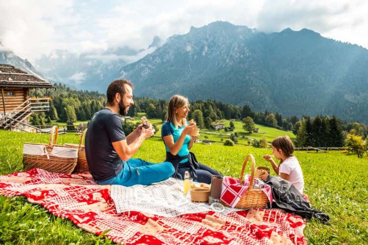 Piedi scalzi e acquolina in bocca nelle tre Perle del Trentino