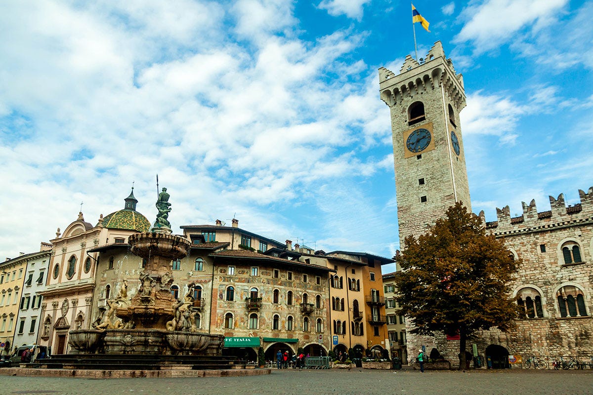 Piazza Duomo a Trento Le proposte per riaprire il 20 aprileTrento e Bolzano ci sperano
