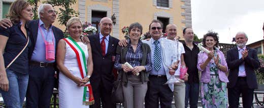 Alessandro Redaelli De Zinis, al centro, con la coppa