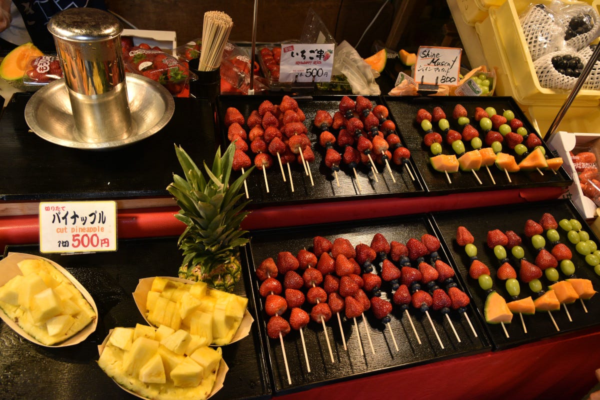 Banco della frutta a Tsukiji Alla scoperta della Tokyo gourmet tra Ginza e Tsukiji