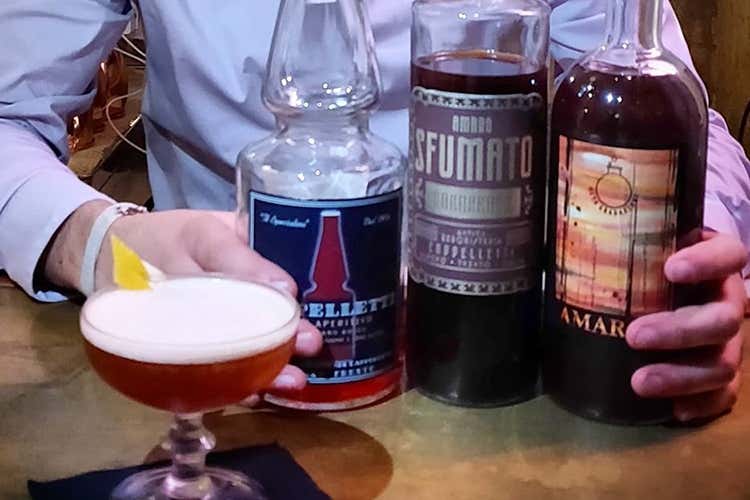 Un drink scaccia stress e paure Tu vuo&rsquo; fa&rsquo; l&rsquo;italiano