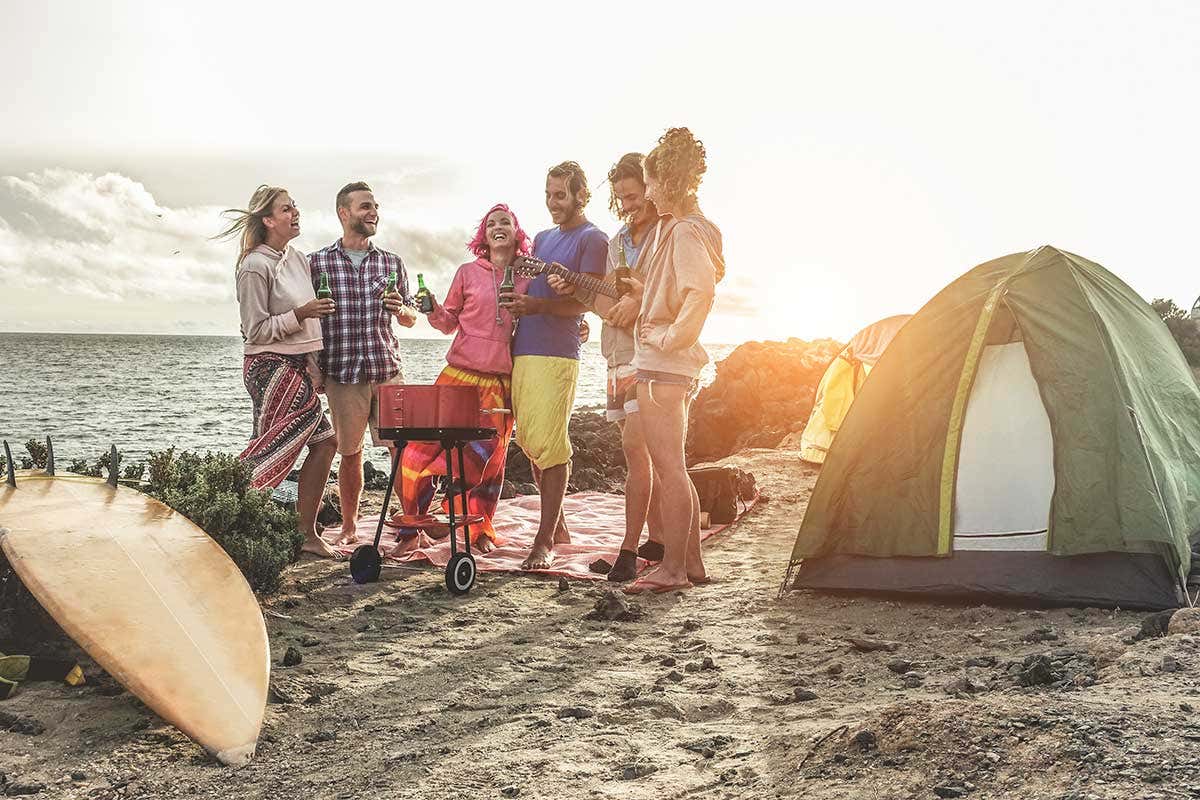 Giovane, al mare, attento alle norme igieniche e di sicurezza: questo il profilo del turista outdoor 2021 Estate 2021 all'aria aperta, l'outdoor conquista un quarto dei vacanzieri italiani Giovane, al mare, attento alle norme igieniche e di sicurezza: questo il profilo del turista outdoor 2021 Estate 2021 all'aria aperta, l'outdoor conquista un quarto dei vacanzieri italiani