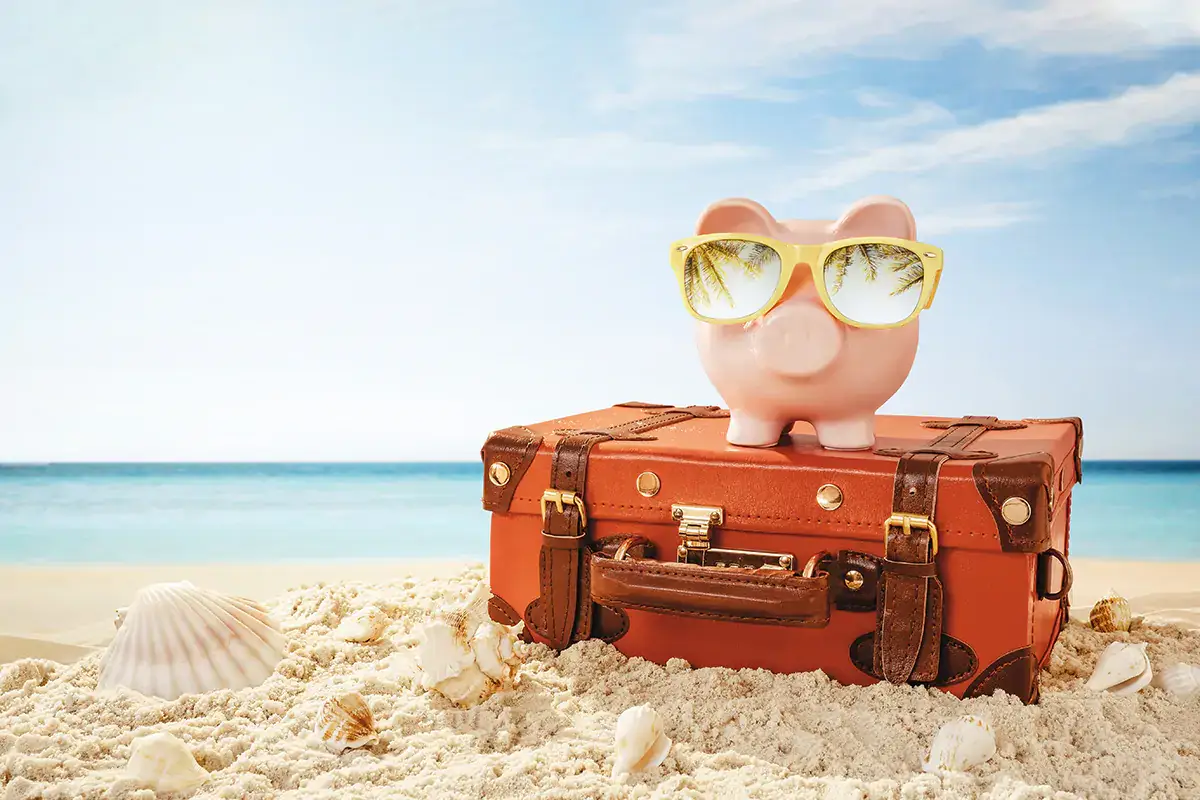 Vacanze pi&ugrave; brevi e al rispramio: la spesa media, tutto compreso, &egrave; solo di 1.015 euro a persona Vacanze pi&ugrave; brevi ed economiche Ma restano 10 milioni di indecisi