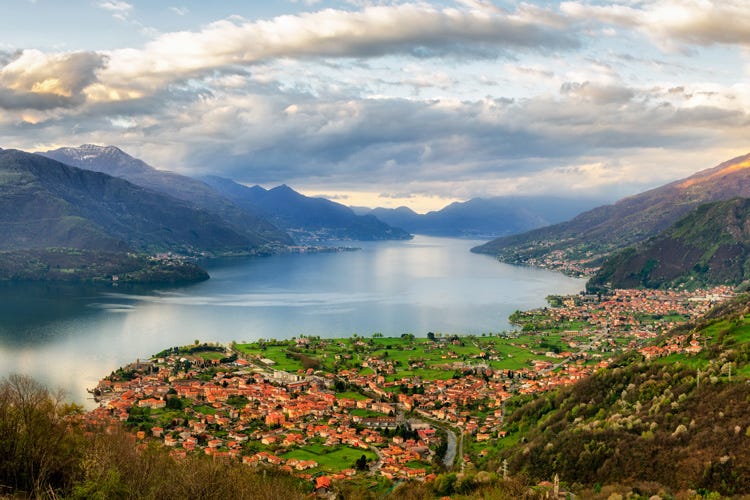 Il Lago di Como visto da Peglio (Turismo, la Lombardia corre Milano al top, sorprende Sondrio)