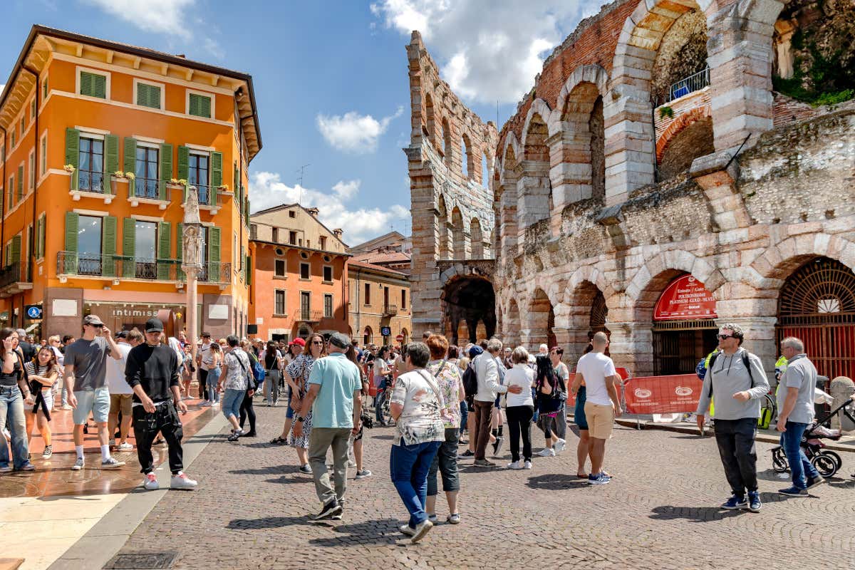 Il turismo apre il 2026 con il segno più: in crescita arrivi e presenze Turismo il 2026 parte in crescita: 42% di arrivi e 75% di presenze