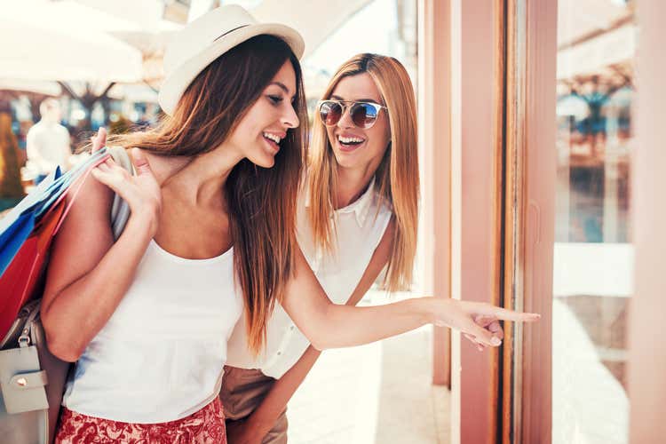 La Lombardia è la regione regina per lo shopping (Turisti stranieri in Italia Lo shopping vale 1,5 miliardi)