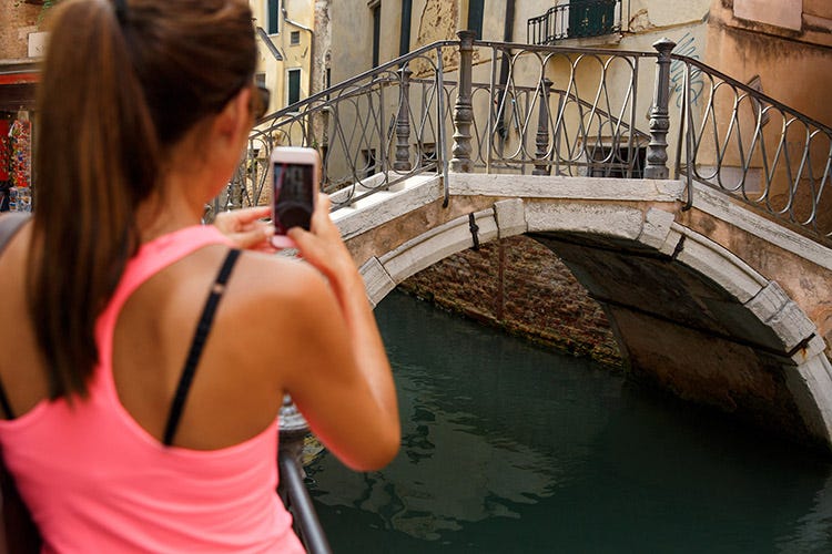 Estate, presenze degli stranieri in crescita del 15,3% Tornano i turisti stranieri in Italia. Cinque le regioni più gettonate