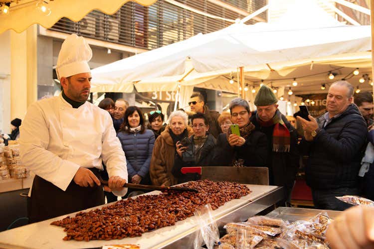 (Turruni, per un weekend Caltanissetta torna ad essere la capitale del torrone) (Turruni, per un weekend Caltanissetta torna ad essere la capitale del torrone)