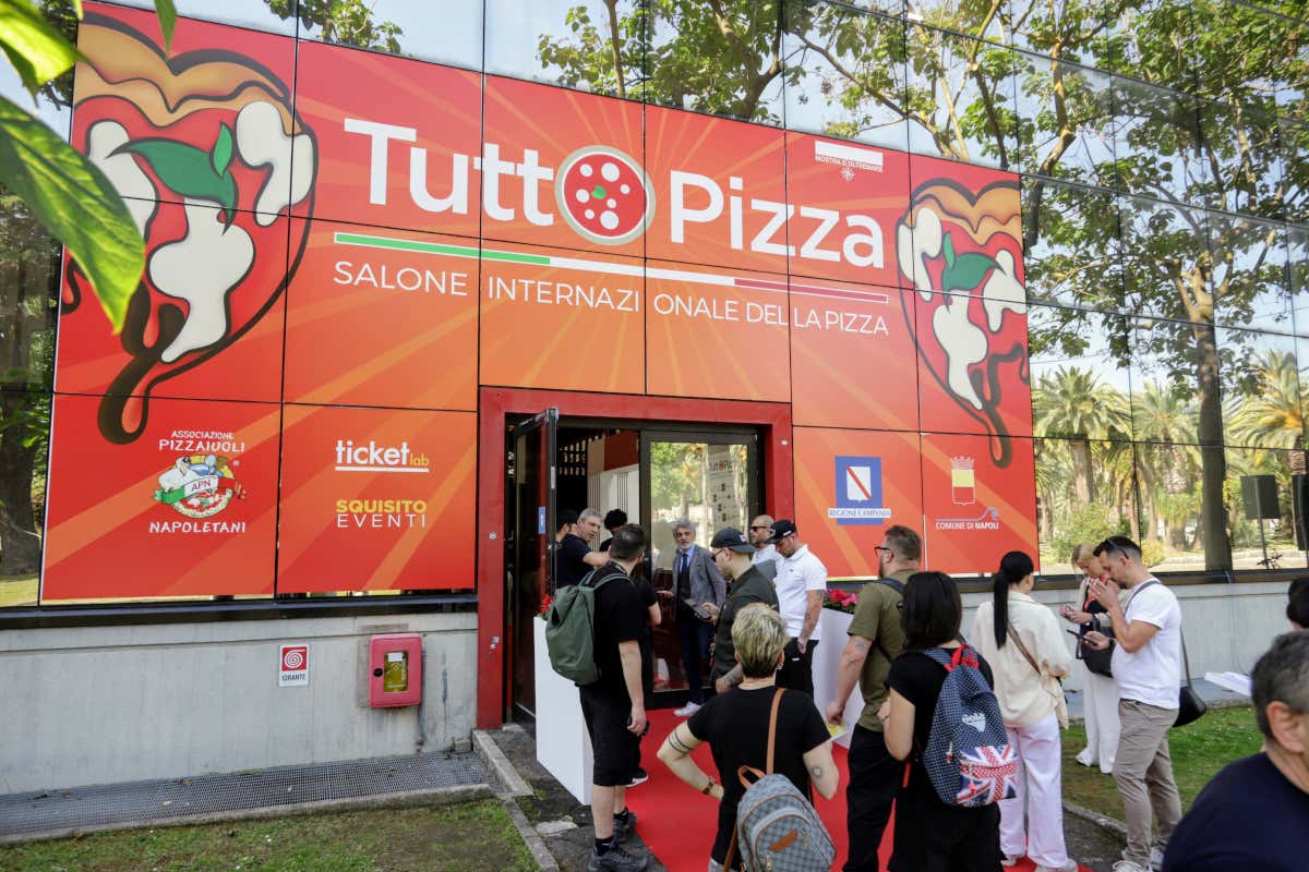Tuttopizza 2026: Napoli guida il business mondiale della pizza italiana Tuttopizza 2026: Napoli guida il business mondiale della pizza italiana