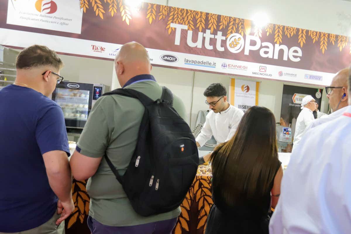 Tuttopizza 2026: Napoli guida il business mondiale della pizza italiana Tuttopizza 2026: Napoli guida il business mondiale della pizza italiana
