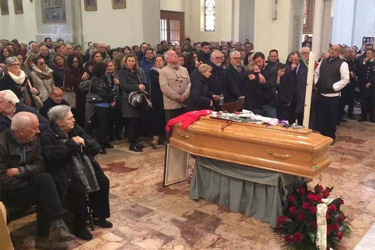 (L&rsquo;ultimo saluto a Luciano ZazzeriIl ricordo dei figli: &laquo;Orgogliosi di lui&raquo;)