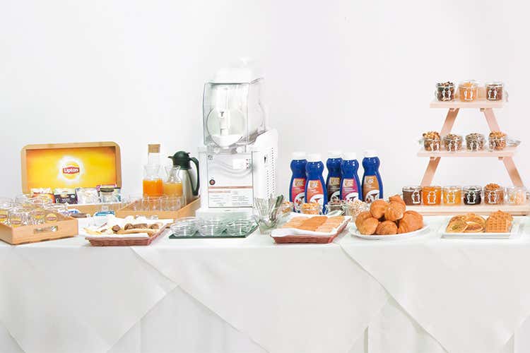 (Da Unilever Food Solutions il ricettario per un buffet perfetto) (Da Unilever Food Solutions il ricettario per un buffet perfetto)