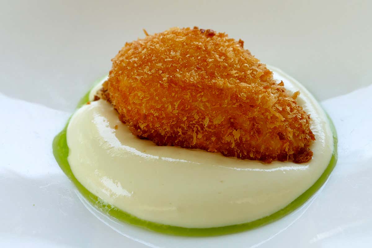 Uovo croccante, spuma al Parmigiano, gel di cetriolo A tavola a Biella? Matteo, una garanzia