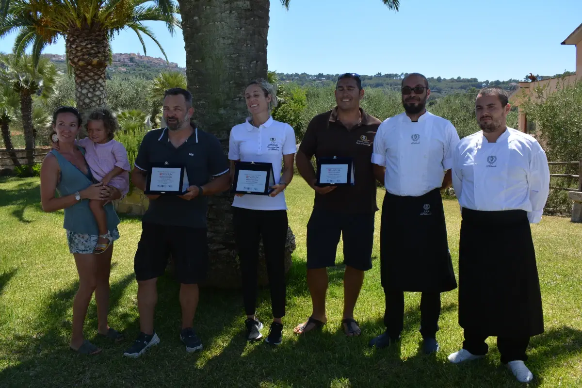 Il podio di Upvivium in Toscana Upvivium, Wild food Giglio vince la sfida culinaria tra&nbsp; eccellenze toscane
