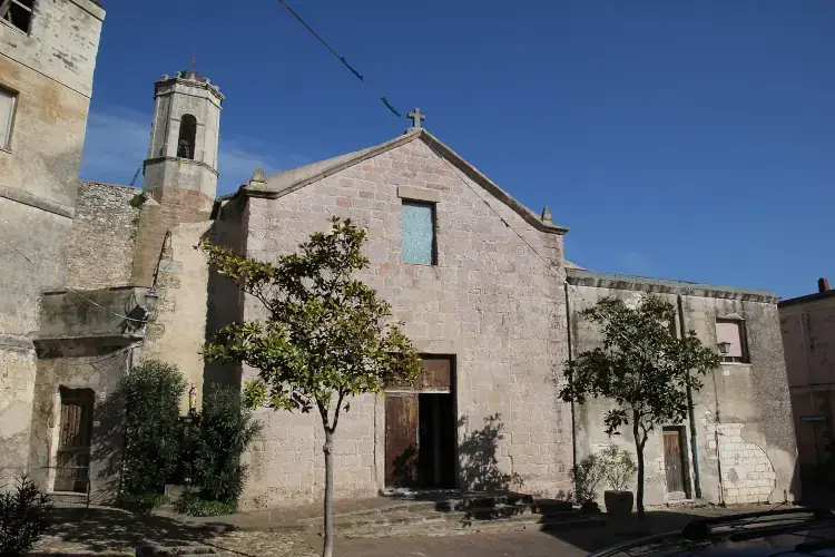 Uri (fonte: Sardegna turismo) In Sardegna non solo mare... Sempre pi&ugrave; attivo l'enoturismo