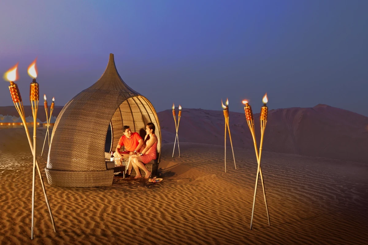 Cena romantica nel destro dell'Oman San Valentino undici proposte per viaggi romantici senza confini