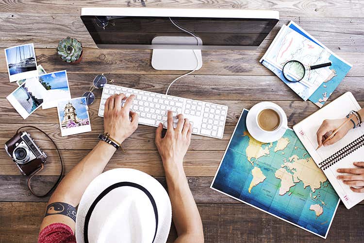 Web sempre più utile per prenotare viaggi (Le vacanze corrono online Sul web il 50% delle prenotazioni)