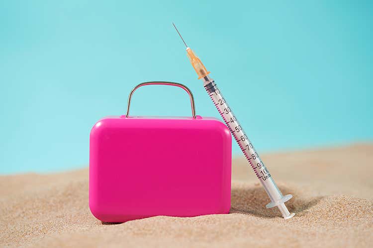 Vaccini in vacanza: sì o no? Per il generale Figliuolo si può fare, ma «non è una necessità Sui vaccini in vacanza si ricrede anche Figliuolo. Ma servirà?