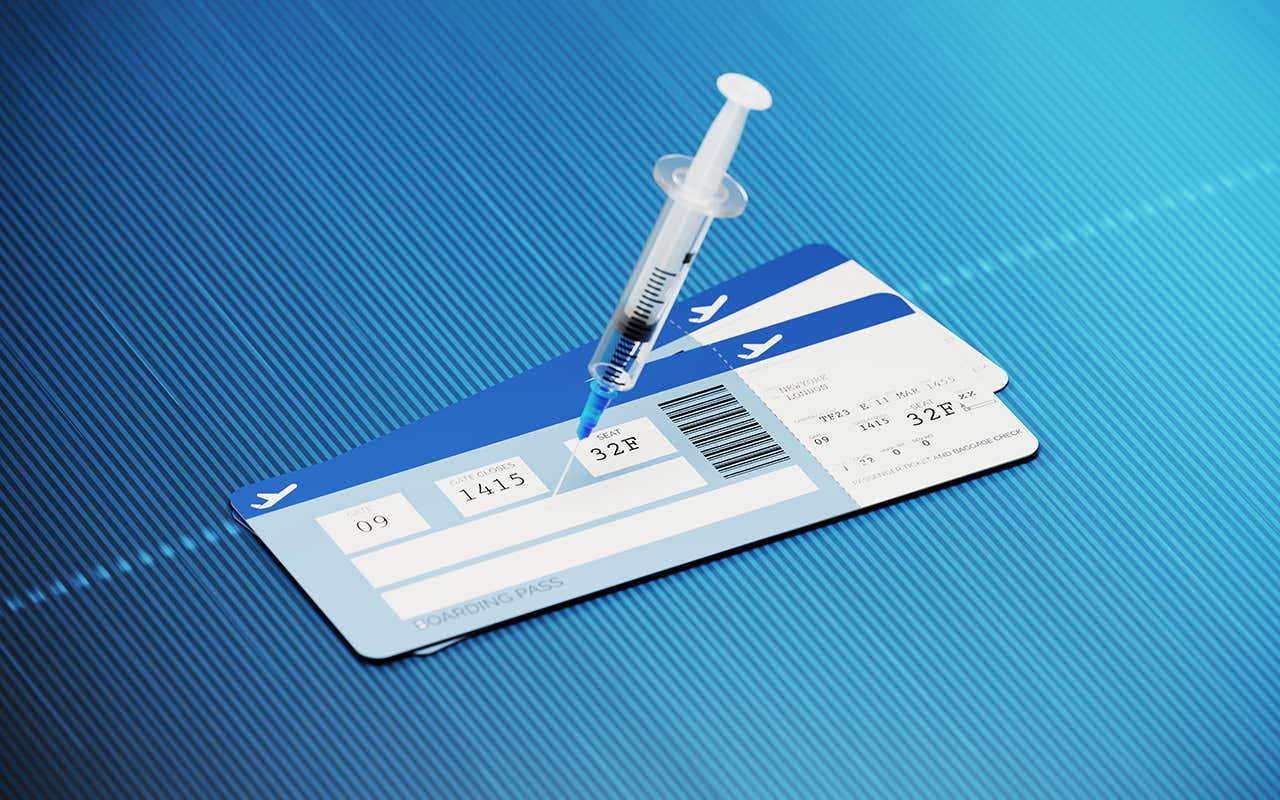 Vaccini in vacanza se si viaggia e proviene da Liguria, Piemonte e Lombardia Vaccini in vacanza, la Lombardia si allea con Liguria e Piemonte