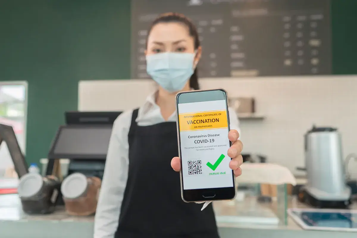 L'unico modo per creare delle bolle covid-free nei pubblici esercizi &egrave; vaccinarsi, utilizzare il green pass e continuare a rispettare i protocolli Senza vaccinazione obbligatoria non c'&egrave; futuro per i pubblici esercizi