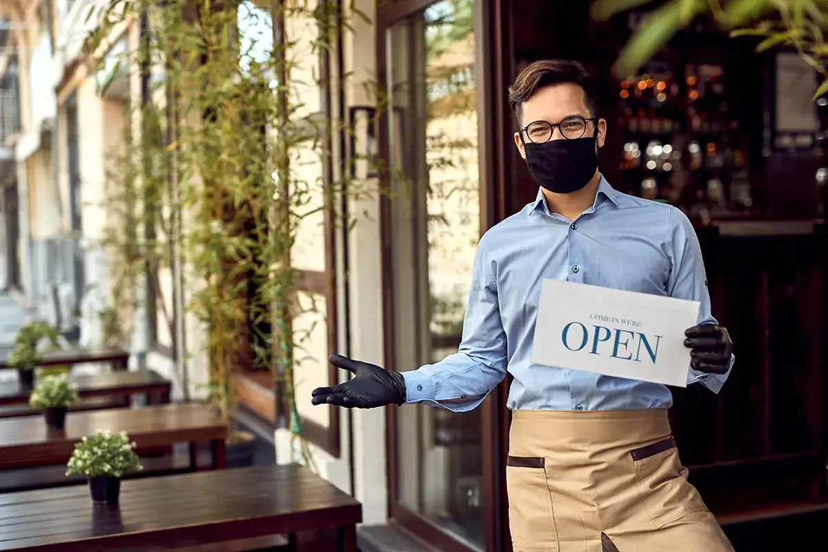 Horeca aprirpista della vaccinazione? Una sicurezza per clienti e operatori Green pass e vaccino obbligatori, che conseguenze? Maggiore sicurezza sul lavoro