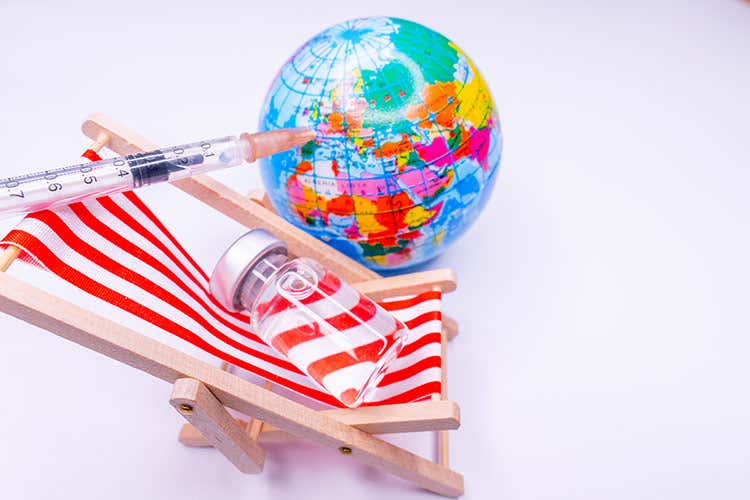 Il nodo dei vaccini in vacanza Vaccini, seconda dose in vacanza? Via libera solo per gli stagionali