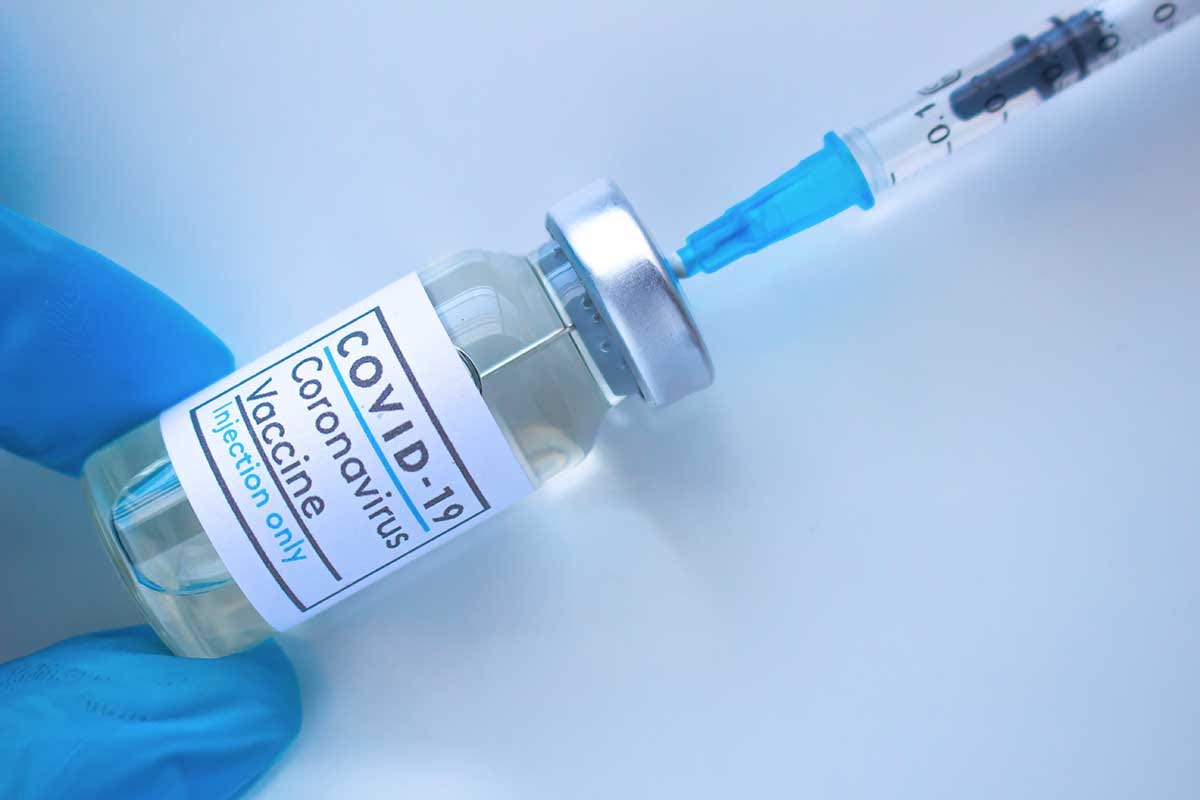 Da febbraio scatta l'obbligo vaccinale in Austria Vaccino obbligatorio, in Austria previste multe da 600 euro a chi si rifiuta
