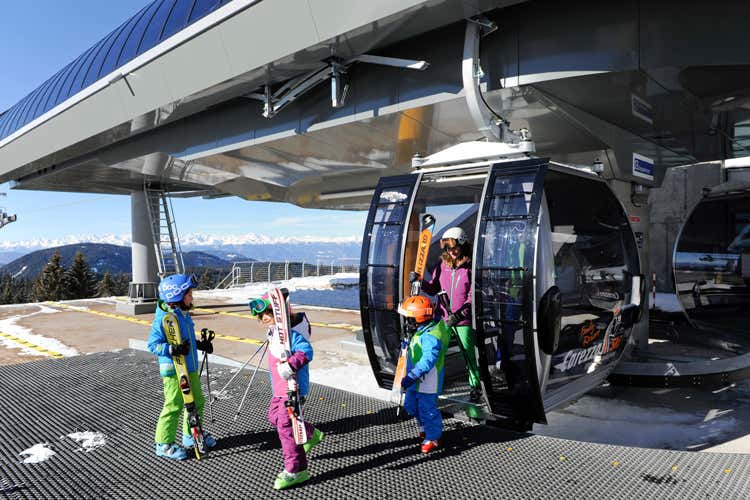 Localit&agrave; a misura di famiglia (In Val D&rsquo;Ega si scia in anticipo Piste aperte nel fine settimana)