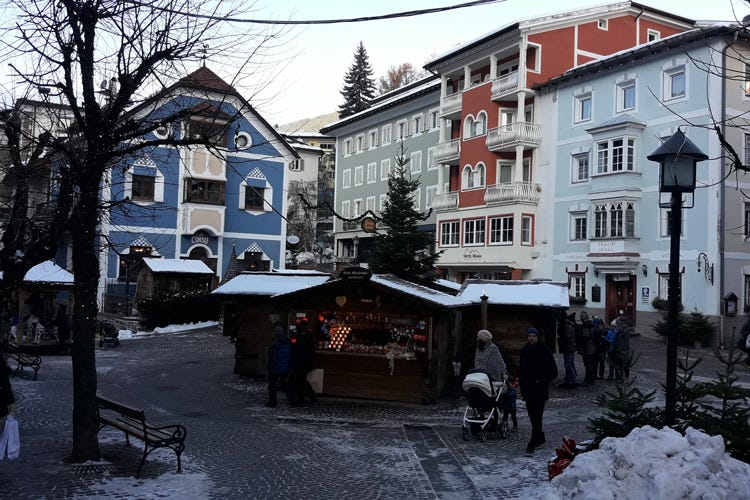 Il mercatino di Ortisei (La Val Gardena è la Valle del Natale)