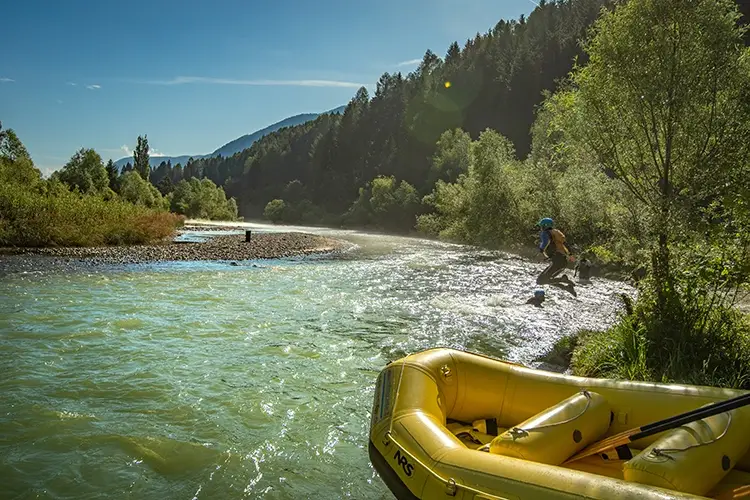 Il Noce &egrave; il corso d'acqua migliore d'Europa e tra i migliori al mondo per il rafting. Foto: Tommaso Prugnola Vacanze in Val di Sole?&nbsp; S&igrave; ma a contatto con l&rsquo;acqua