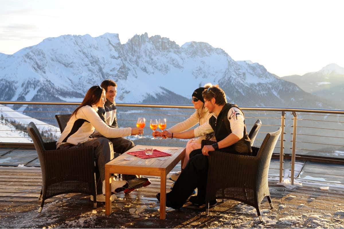 Aperitivo alla Laurins Lounge Soggiorno in Val d’Ega tra sentieri stellati e lezioni di canederli