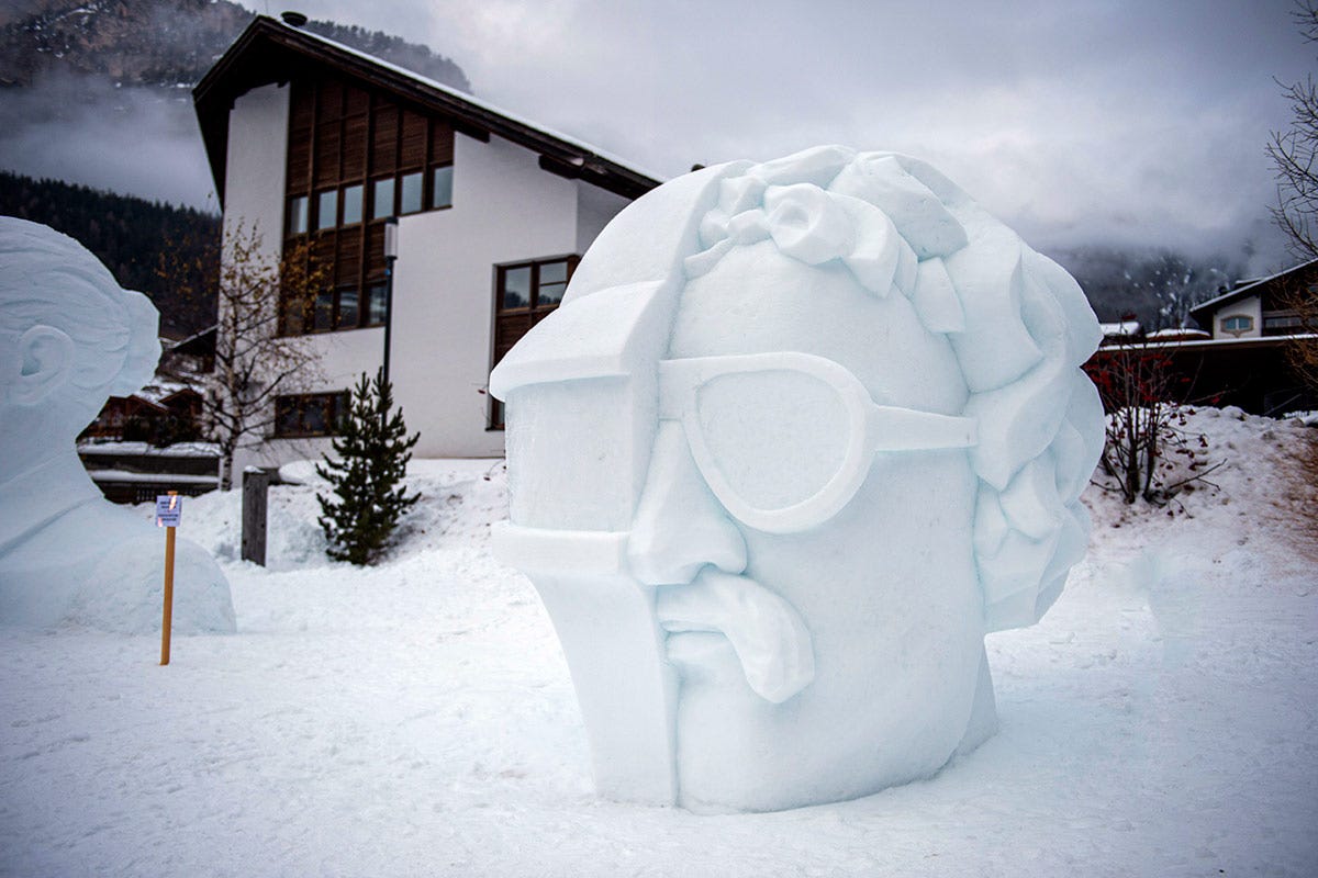 Premiata in Val Gardena una scultura di neve dedicata a Giorgio Moroder