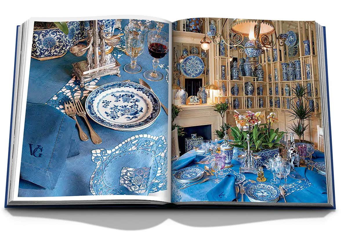 Una delle tavolate perfette di Valentino