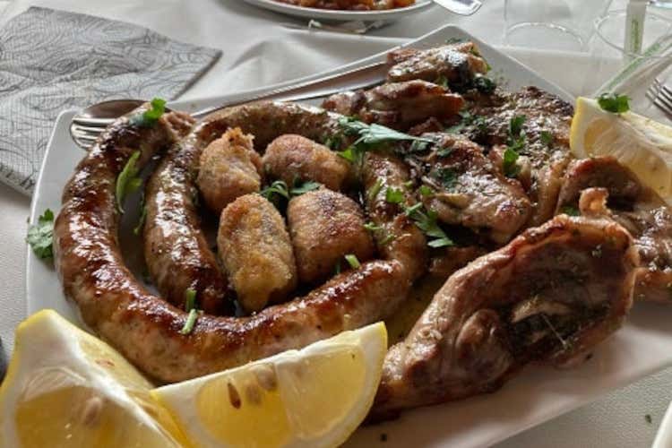 Sulla Valle dell'Etna c'è un agriturismo che racconta la Sicilia contadina